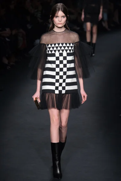 Look 44